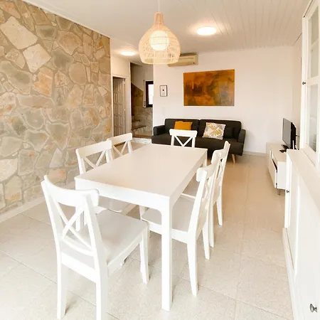 6-bedroom In Villa *
